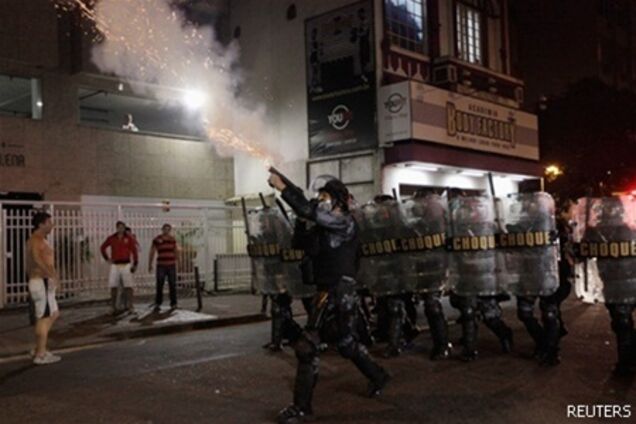 Тысячи бразильцев вышли на улицы в 'Национальной день борьбы'