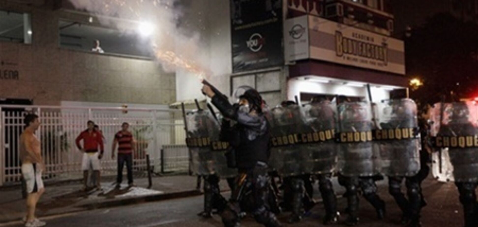 Тысячи бразильцев вышли на улицы в 'Национальной день борьбы'