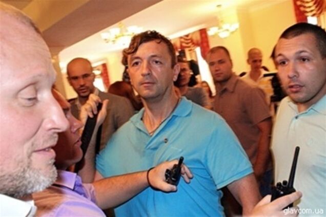 Ударовец назвал позором приход свободовца в Киевсовет в шортах