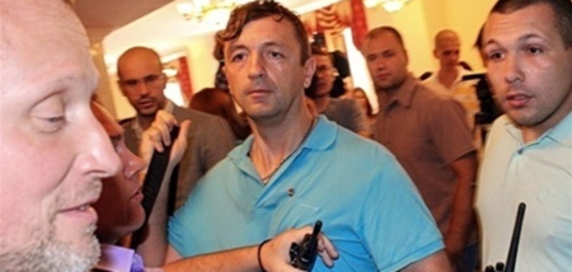 Ударовец назвал позором приход свободовца в Киевсовет в шортах