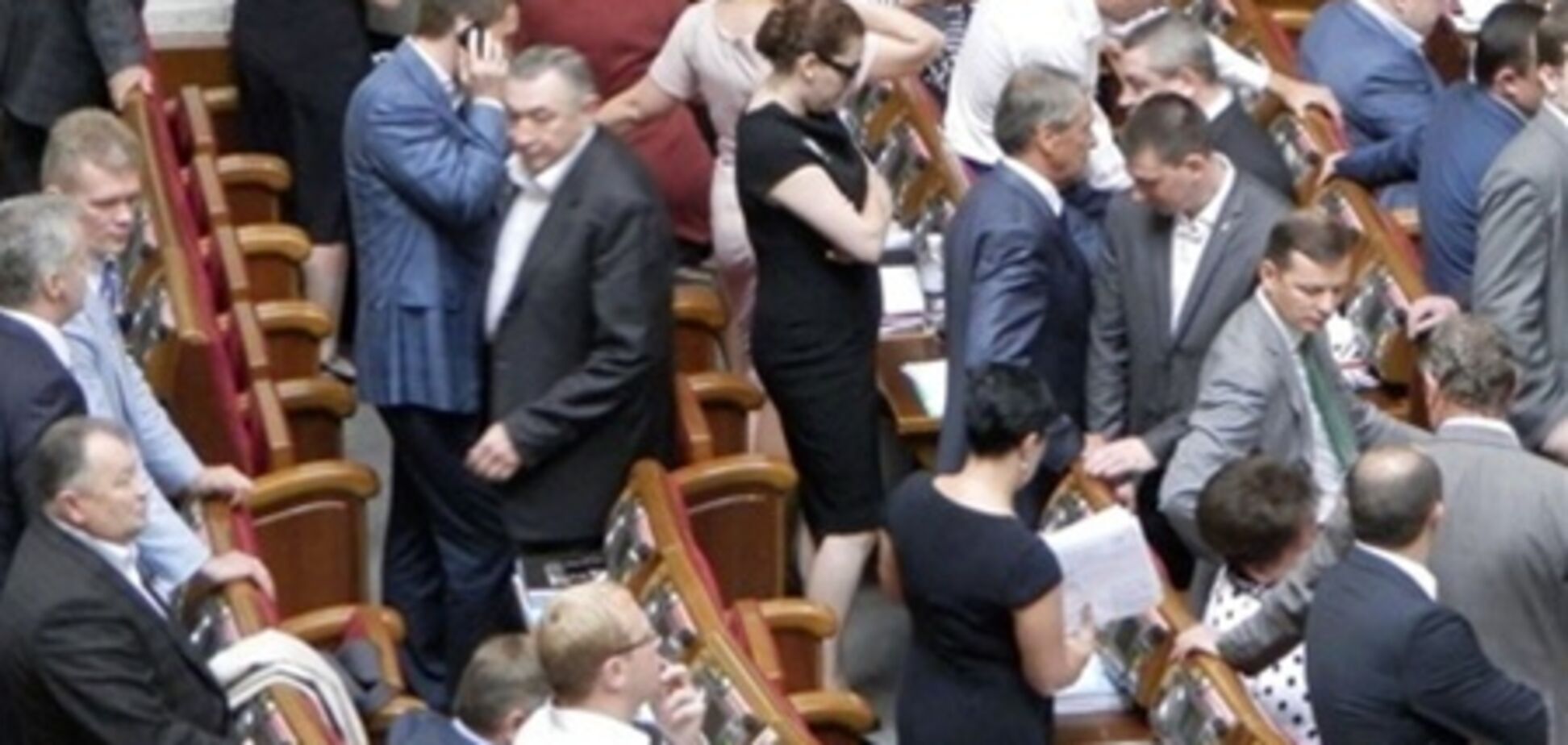 Люди в белом: нардепы и их наряды