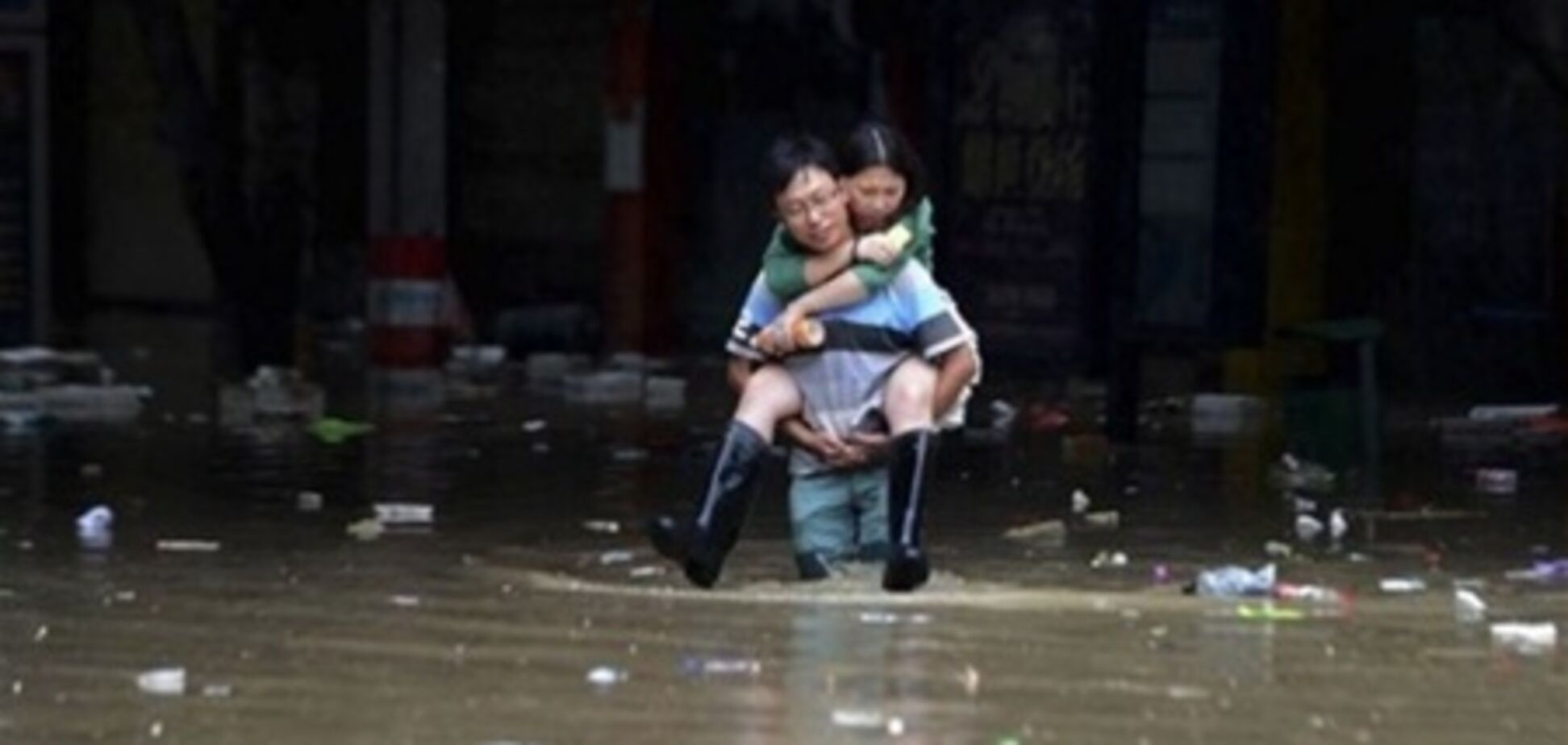 Более полумиллиона китайцев эвакуированы из-за мощного тайфуна