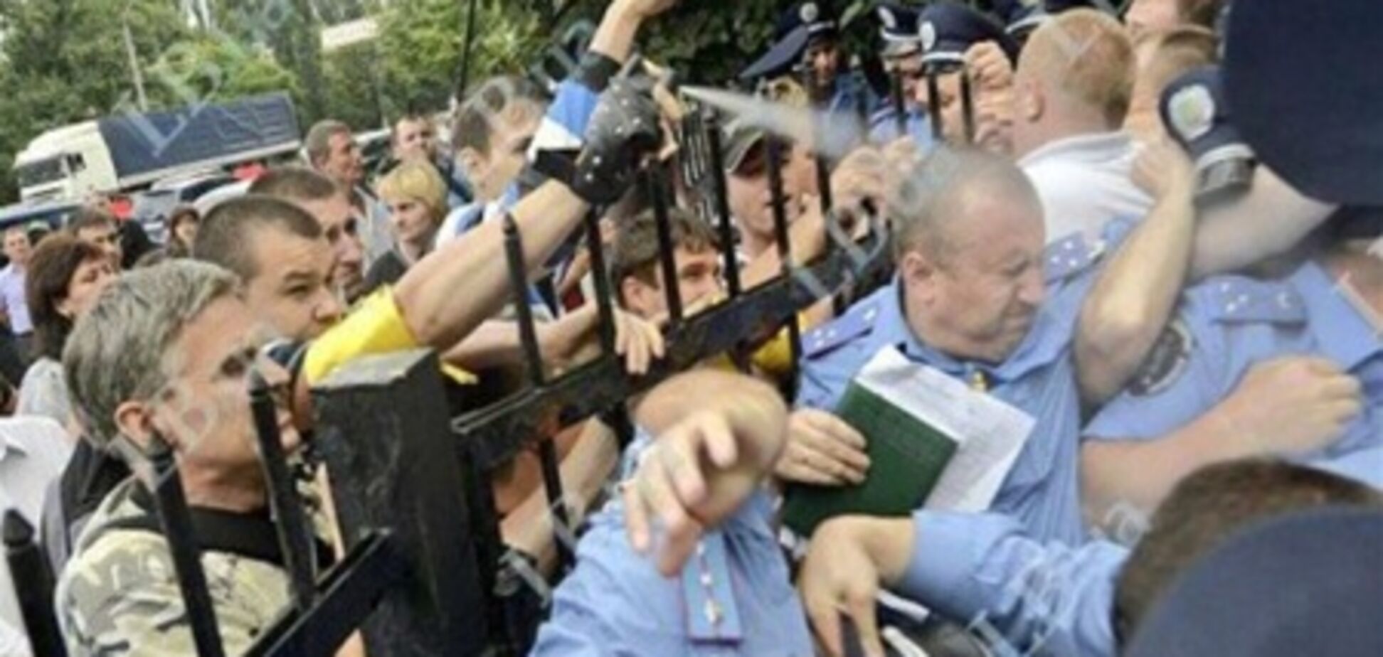 Захарченко считает штурм РУВД в Киеве политической провокацией
