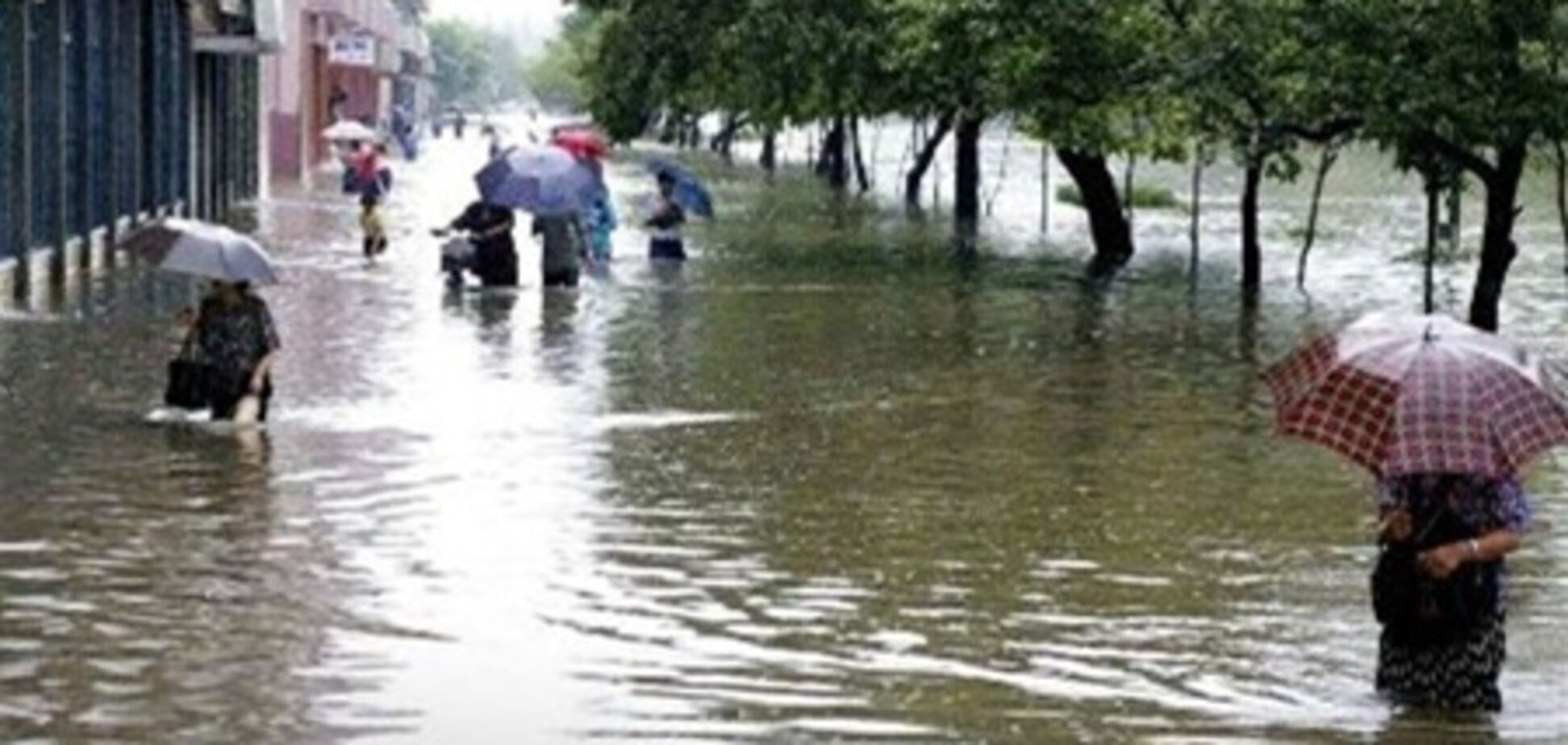 Дожди в КНДР: два человека погибли, 700 лишились жилья