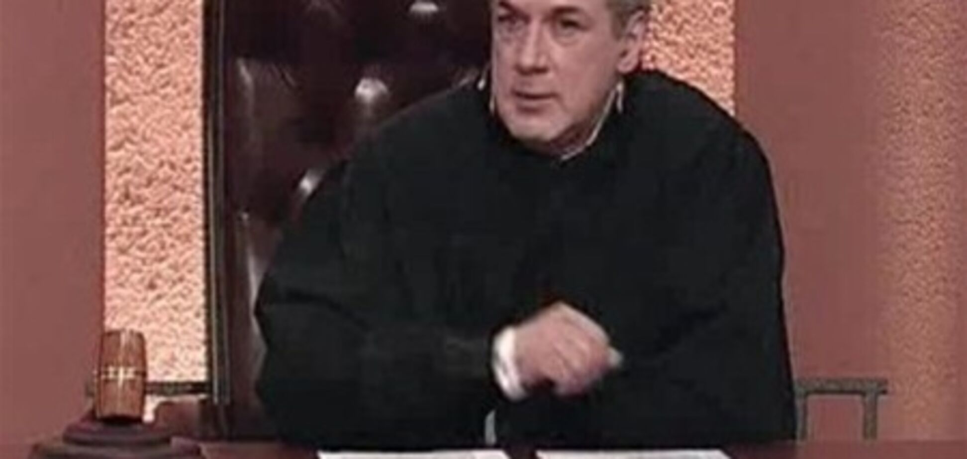 В Москве найден мертвым ведущий передачи 'Суд идет'