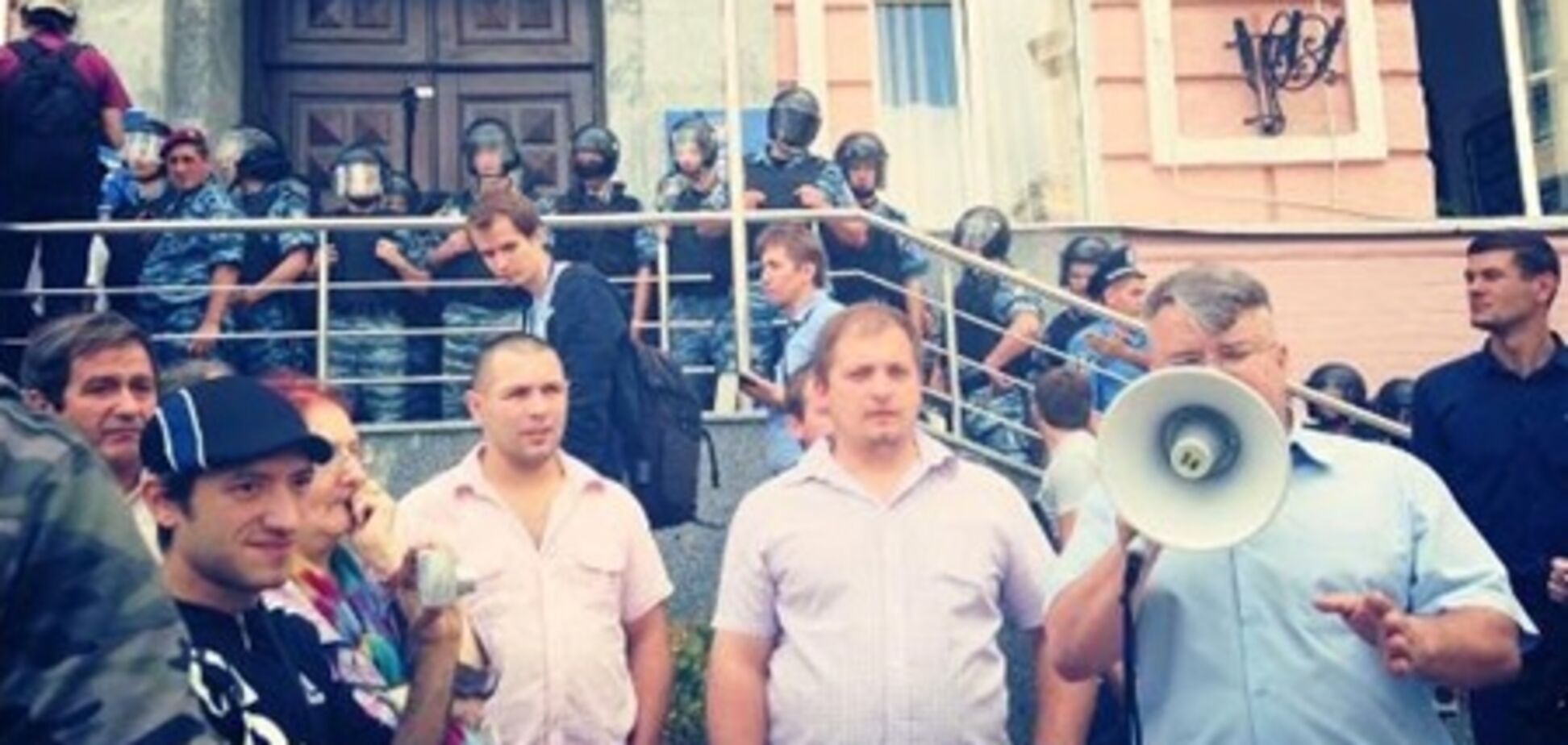 В Киеве пикетируют столичную милицию