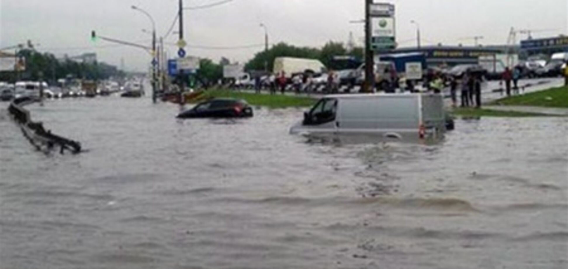В Москве намертво затопило Боровское шоссе