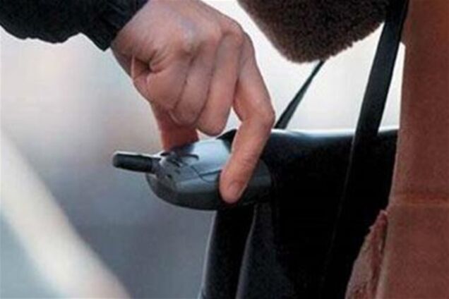 За месяц у украинцев украли почти 20 тысяч мобильных - МВД