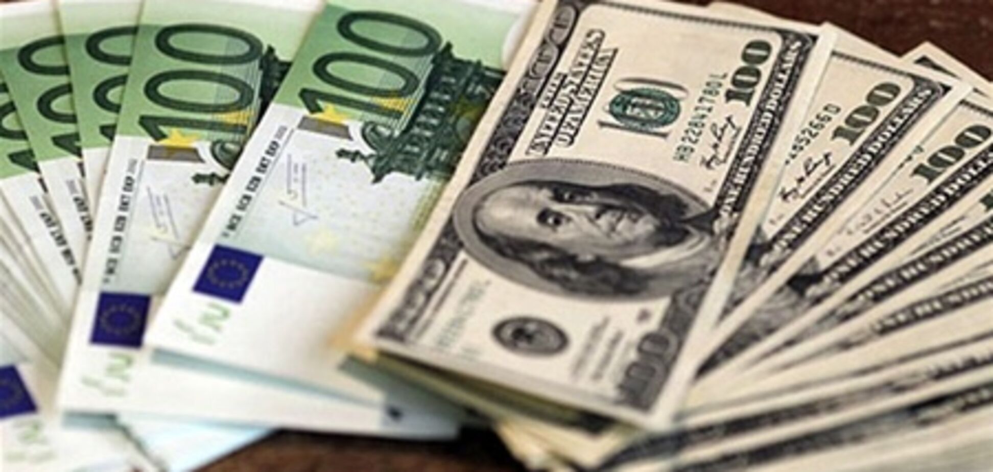Эксперты: доллар повышается, евро понижается