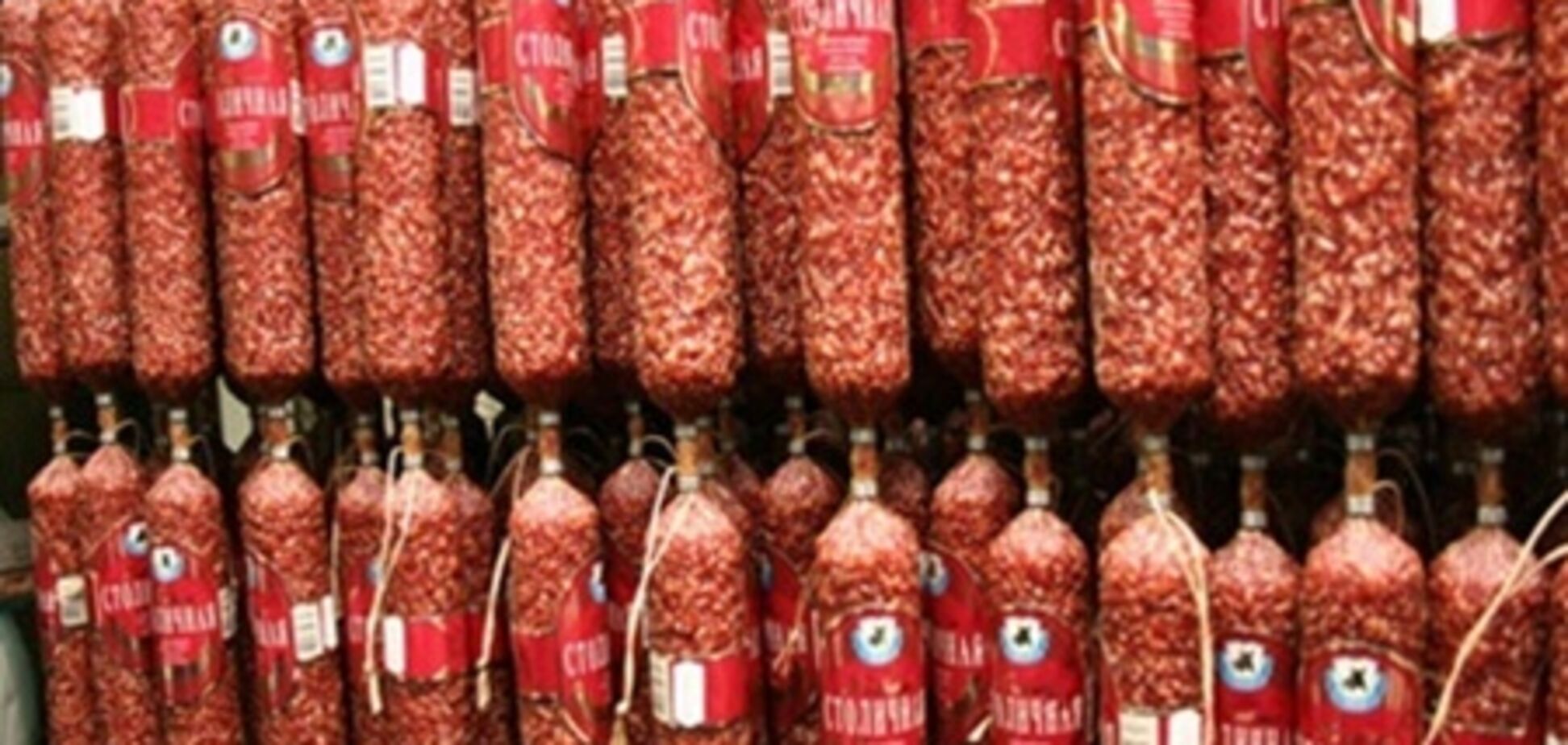 В Алчевске парень выносил из магазина колбасу в штанах