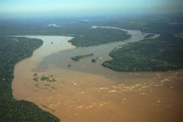 В Китае пытаются остановить утечку нефти в Хуанхэ