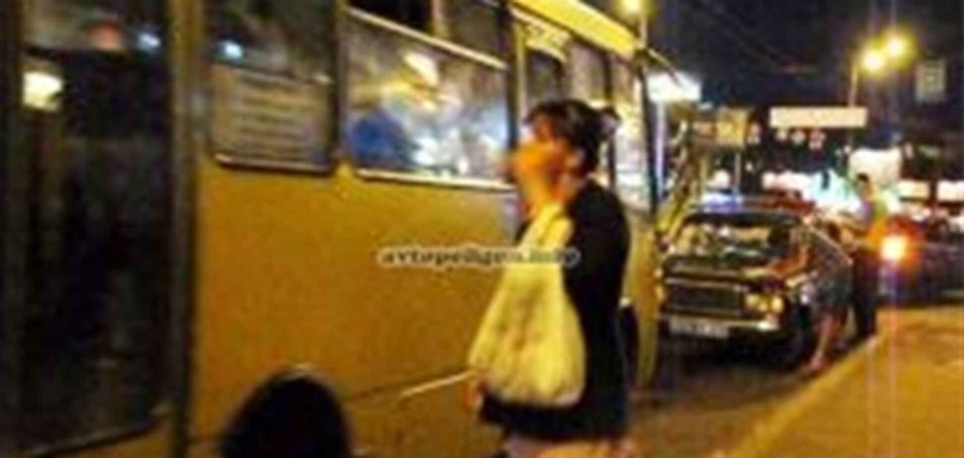 В Киеве женщина вывалилась из маршрутки