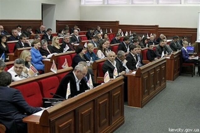 Киевсовет просит милицию усмирить нардепов, мешающих ему работать