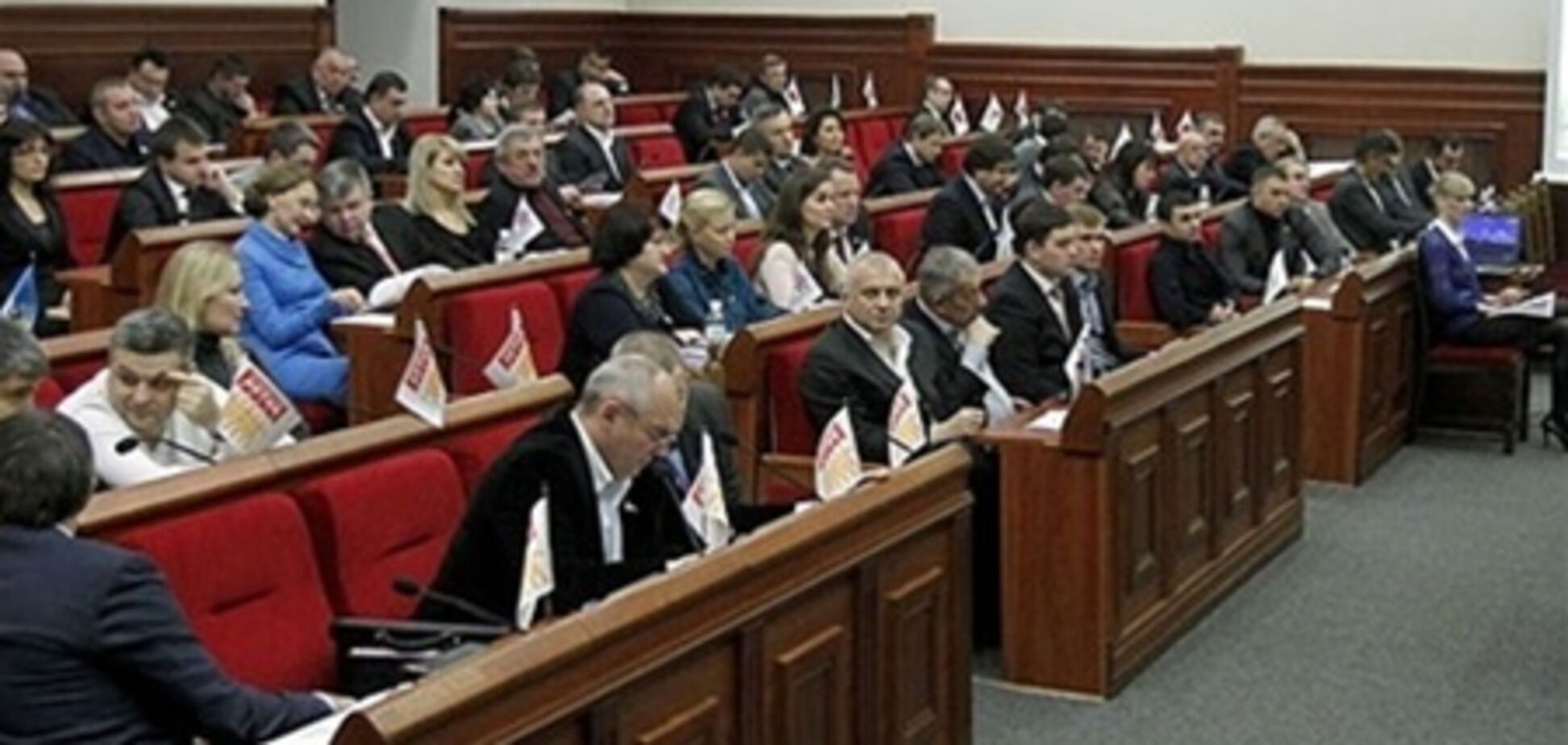 Киевсовет просит милицию усмирить нардепов, мешающих ему работать