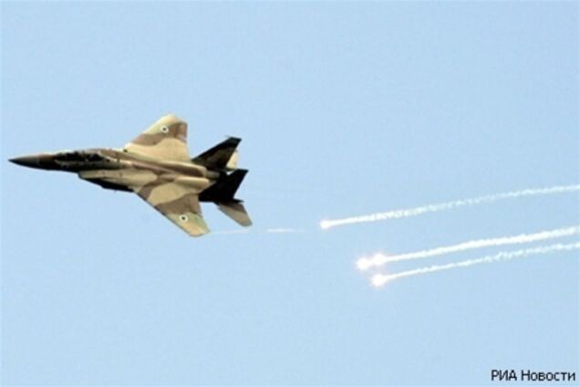 RT: Израиль атаковал сирийскую базу с территории Турции