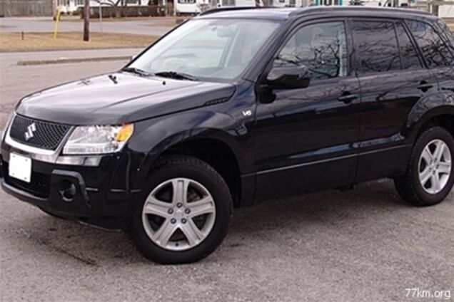 Інкасатор-вбивця міг сховатися на чорній Suzuki Grand Vitara