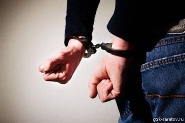 В Симферополе милиционеры задержали полуголого грабителя