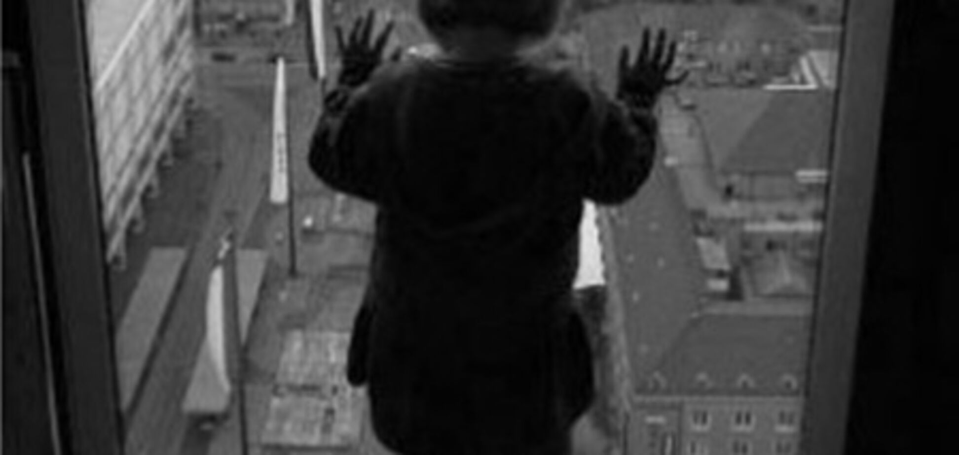 У Севастополі дитина вижила після падіння з п'ятого поверху