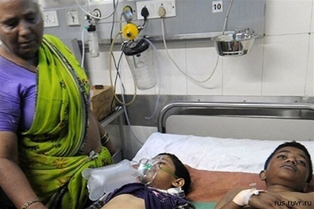 Отруєння дітей в Індії: померли вже 22 школяра