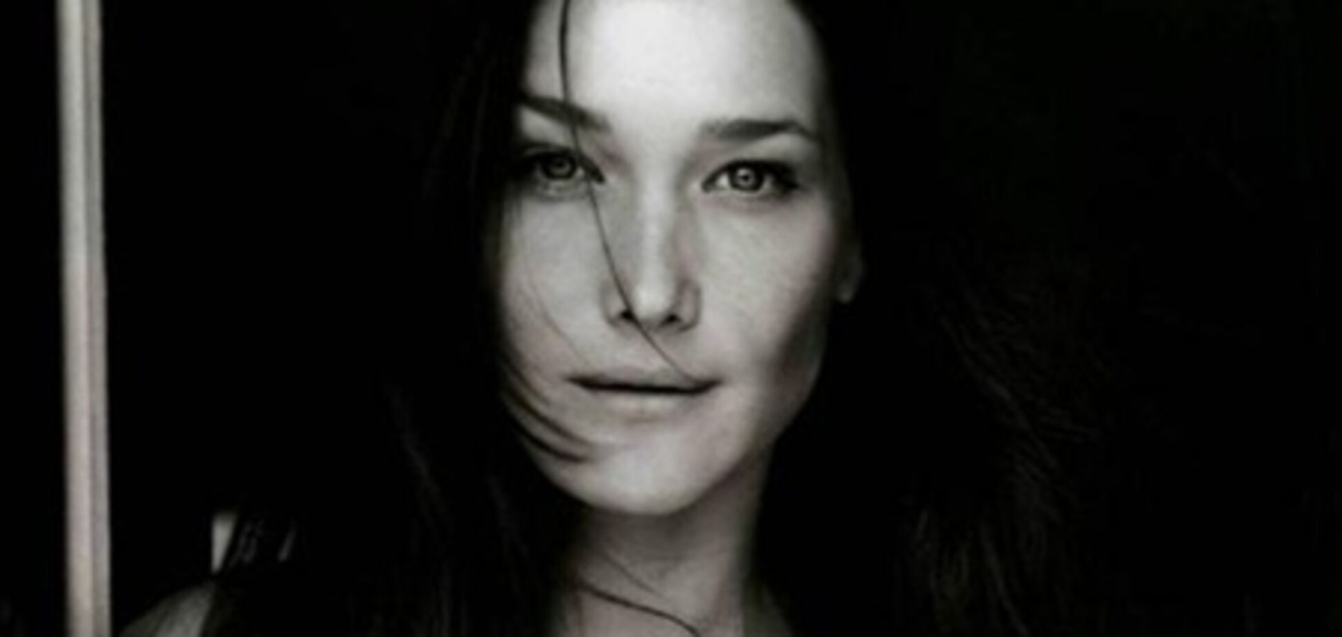 Ради карьеры модели жена Саркози сделала пластику