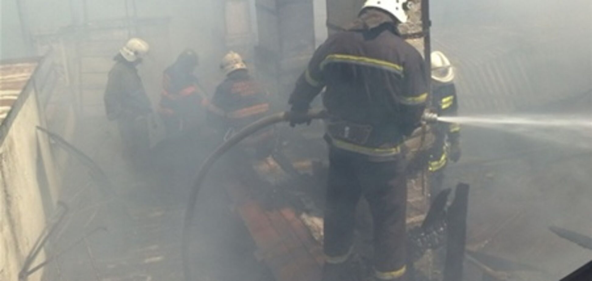 В Ялте случился крупный пожар в жилом доме