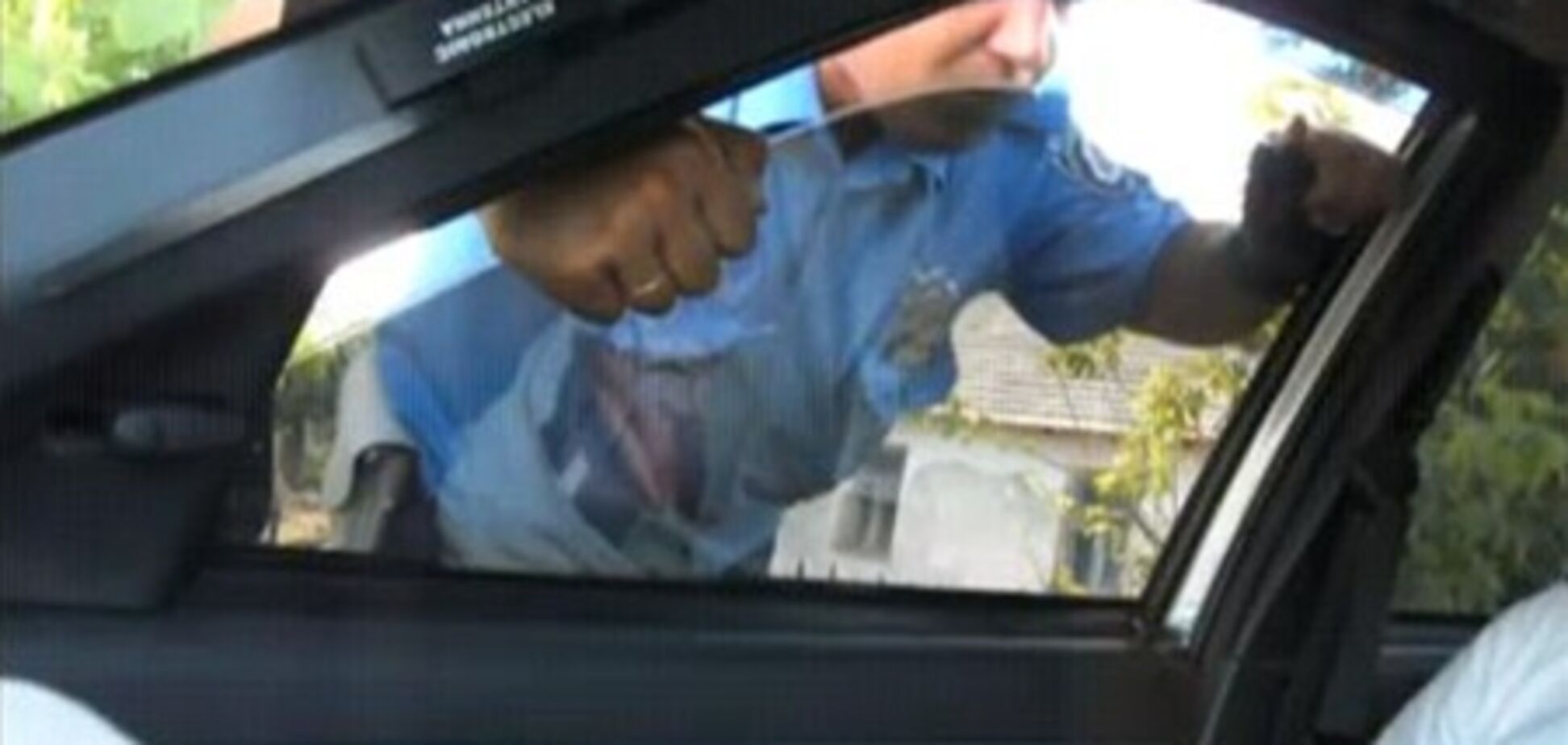 У Росії дитина задушив себе склопідіймачем автомобіля