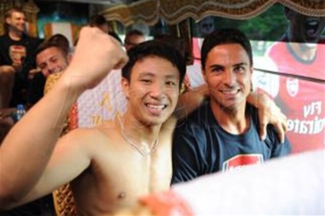 Фанат бежал за автобусом 'Арсенала' шесть километров