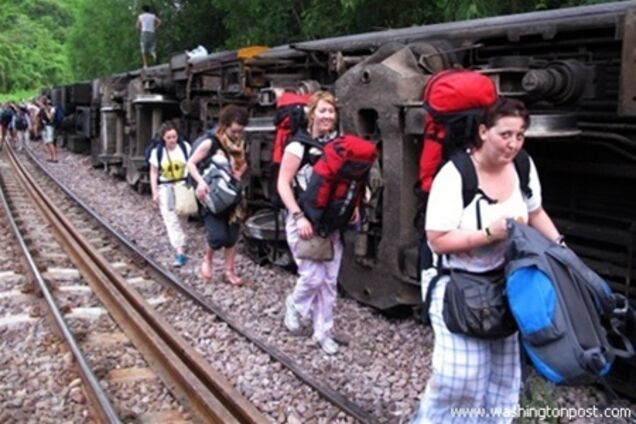 Аварія поїзда з туристами в Таїланді: українців не було