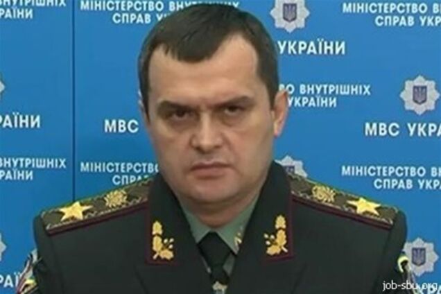 Депутати Ради вимагають від Януковича звільнити Захарченко