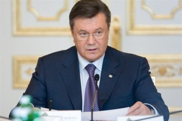 Янукович поручил найти пропавших в Азовском море рыбаков