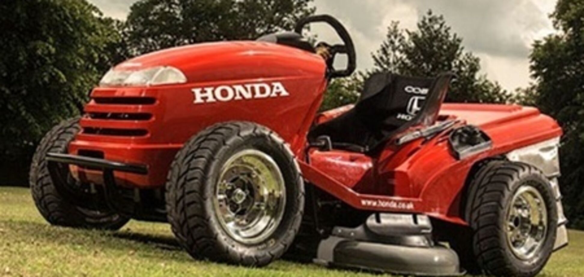 Honda научила газонокосилку разгоняться до 'сотни' за 4 секунды