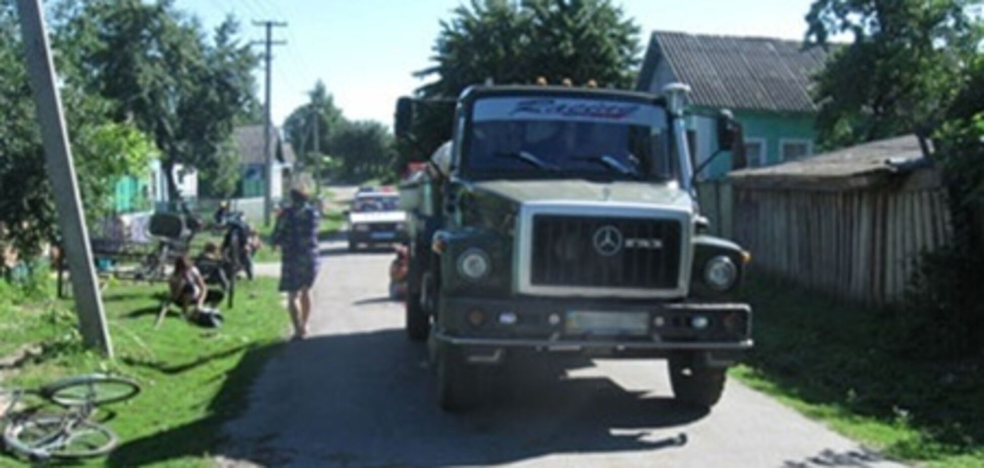 На Сумщине молоковоз переехал 10-месячного мальчика