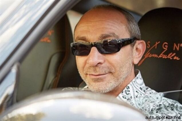 Кернес похвастался голым торсом