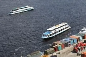 В Киеве теплоходы высаживают пассажиров на опасных причалах
