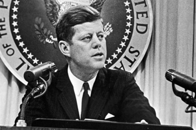 Обручальное кольцо убийцы Кеннеди уйдет с молотка в США