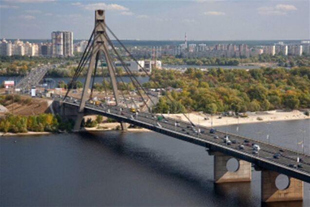 На Московском мосту в субботу ожидаются пробки