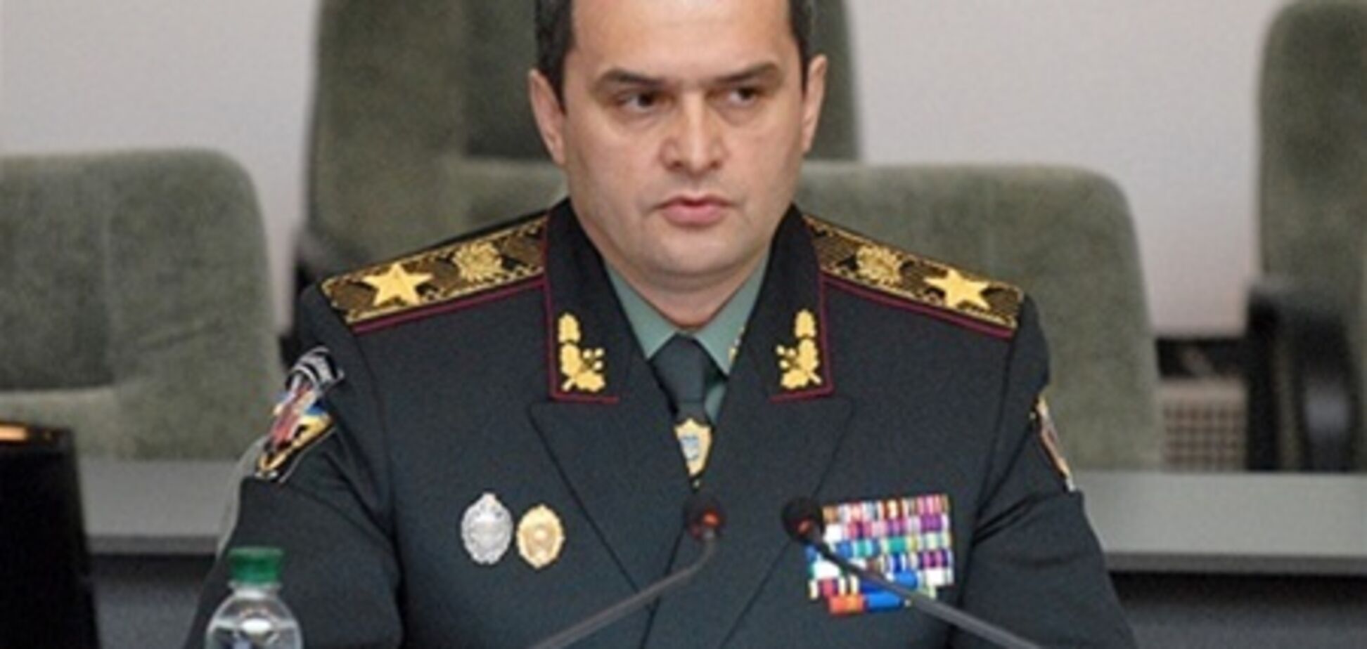 Яценюк угрожает заблокировать Раду, если не придет глава МВД
