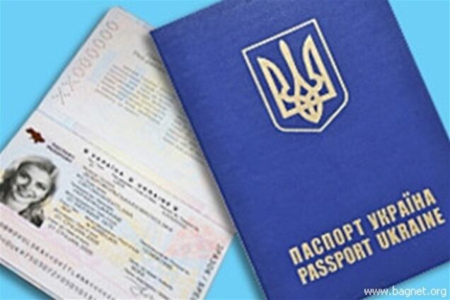 Проблему загранпаспортов в Украине обещают решить до 8 июля