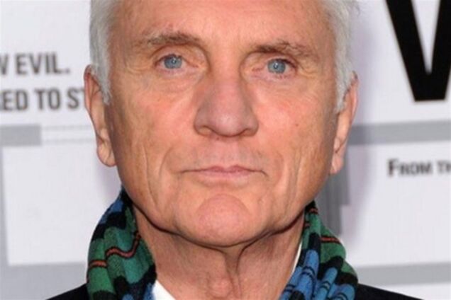 Генерал Зод станет злобным критиком