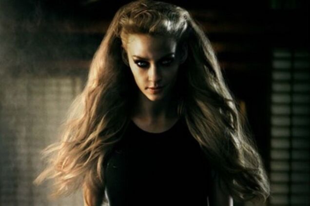 Светлана Ходченкова в образе вамп