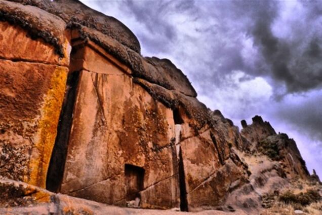 Загадочные врата Богов найдены по всему миру