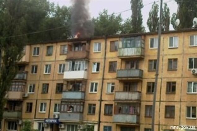 В Киеве горела крыша пятиэтажки