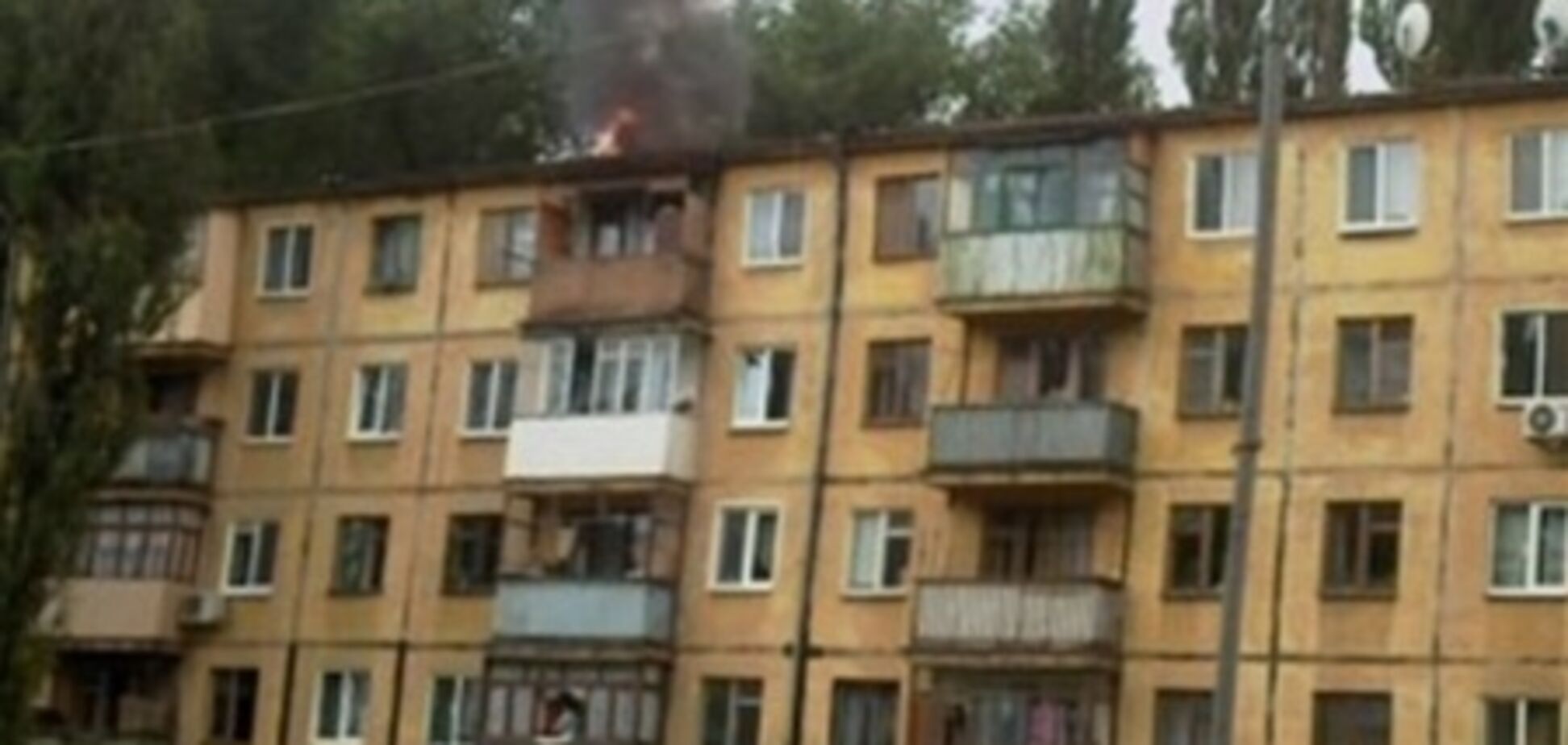 В Киеве горела крыша пятиэтажки 