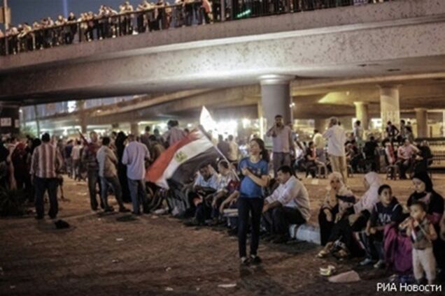 В Каире во время протестов неизвестные изнасиловали журналистку 