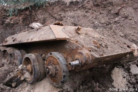 В Израиле рабочие выкопали из-под земли советский танк Т-34