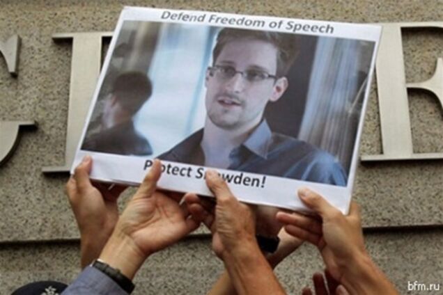 Батько Сноудена похвалив сина за 'протидія загрозі тиранії'