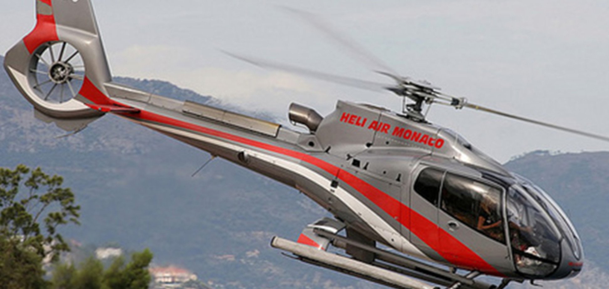 В Мурманской области упал частный вертолет: есть жертвы