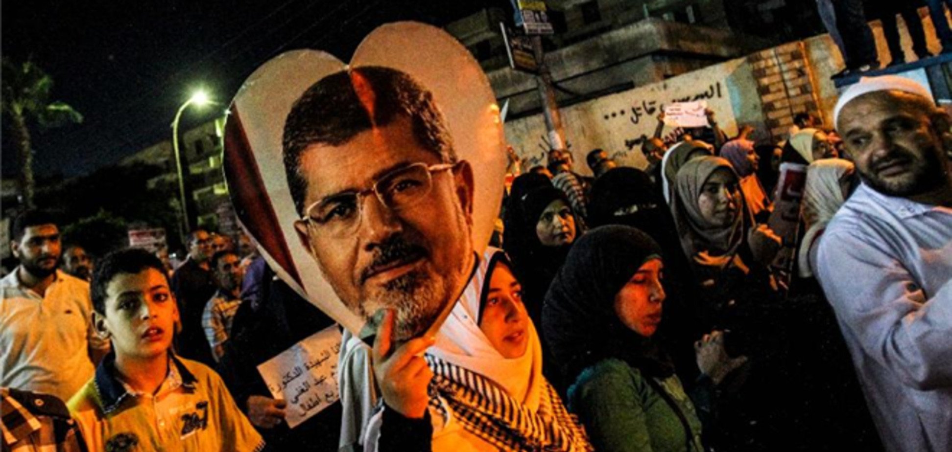 В Каире сторонников и противников Мурси разогнали слезоточивым газом