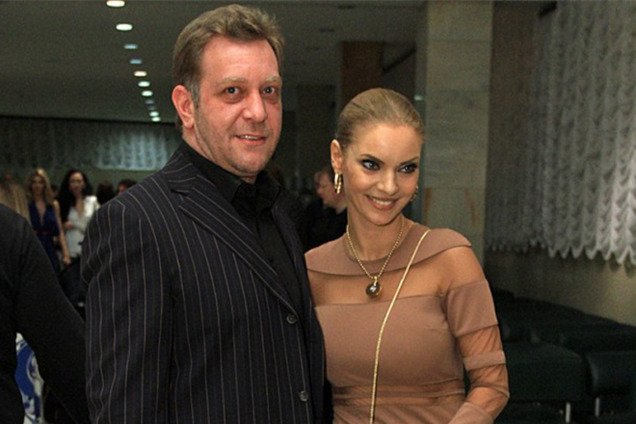 Муж Окунской сосредоточился на сайтах знакомств, а она – на детях