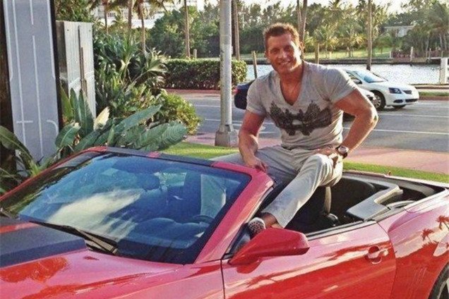 Милевский ездит на Mercedes G55, а Самсоненко на Aston Martin DB9